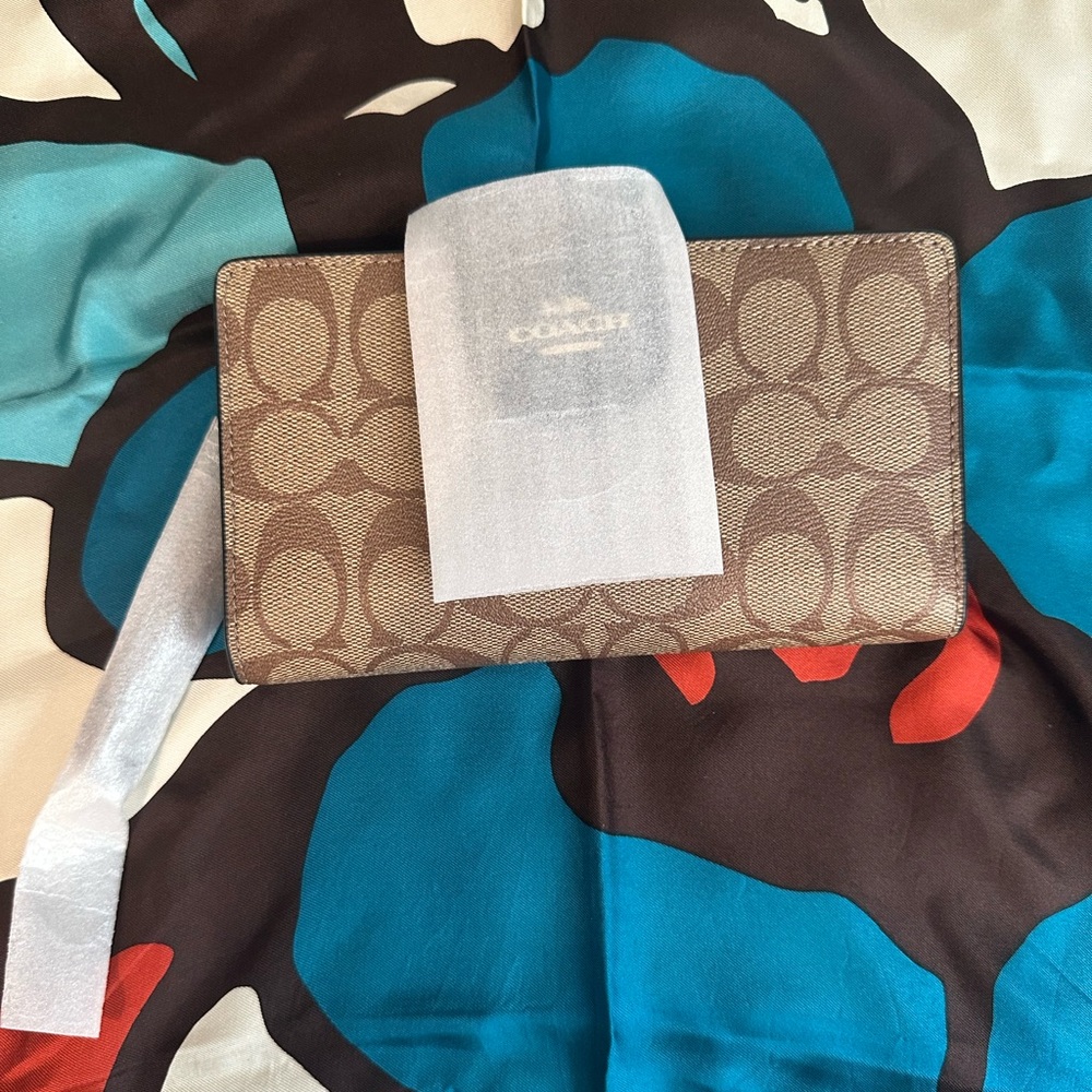 Coach Phone Wallet In Colorblock Signature Canvas - Picture 2 of 6